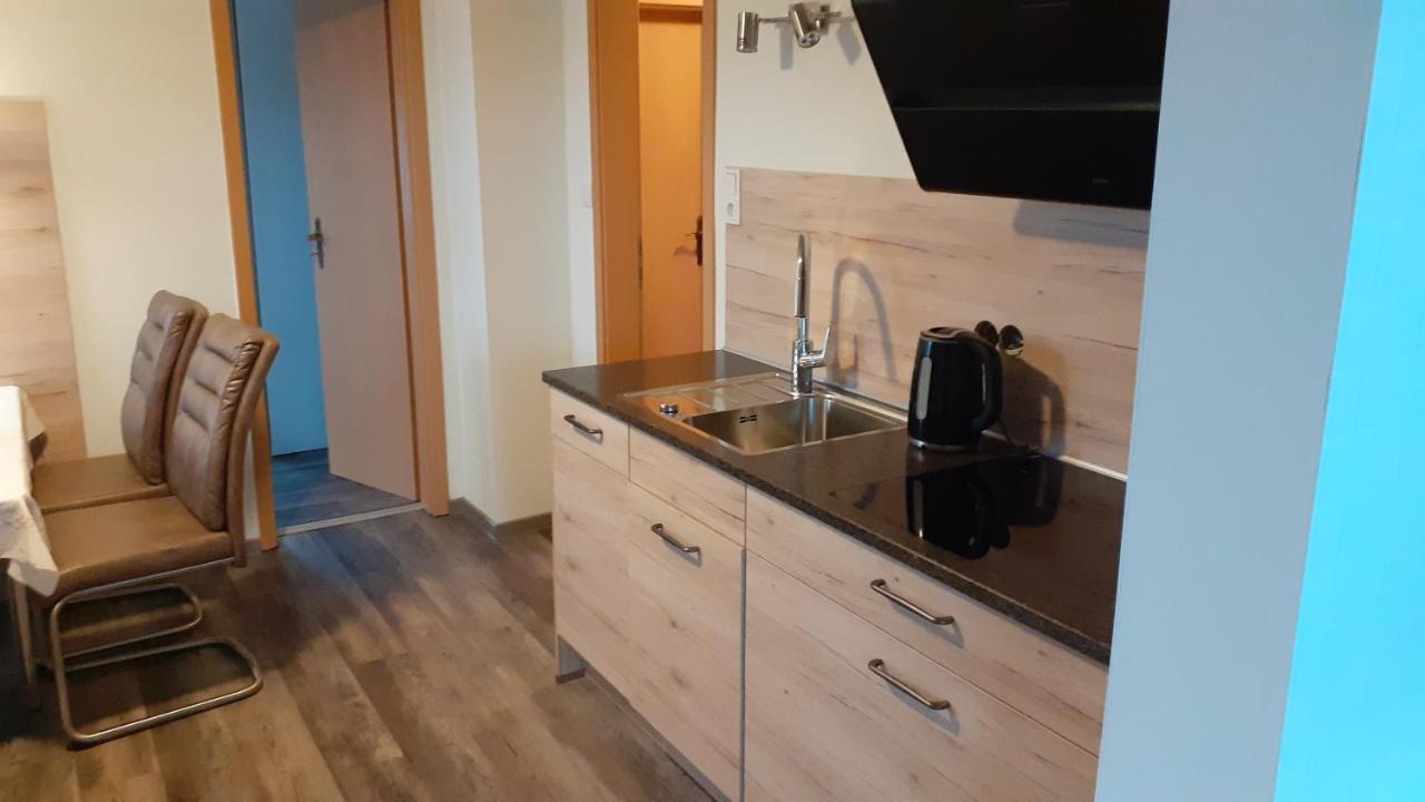 Familienurlaub In Ostfriesland Fuer Max 7 Pers In 2 Wohnungen, Auch Einzeln Wohnungen Utarp Exterior photo