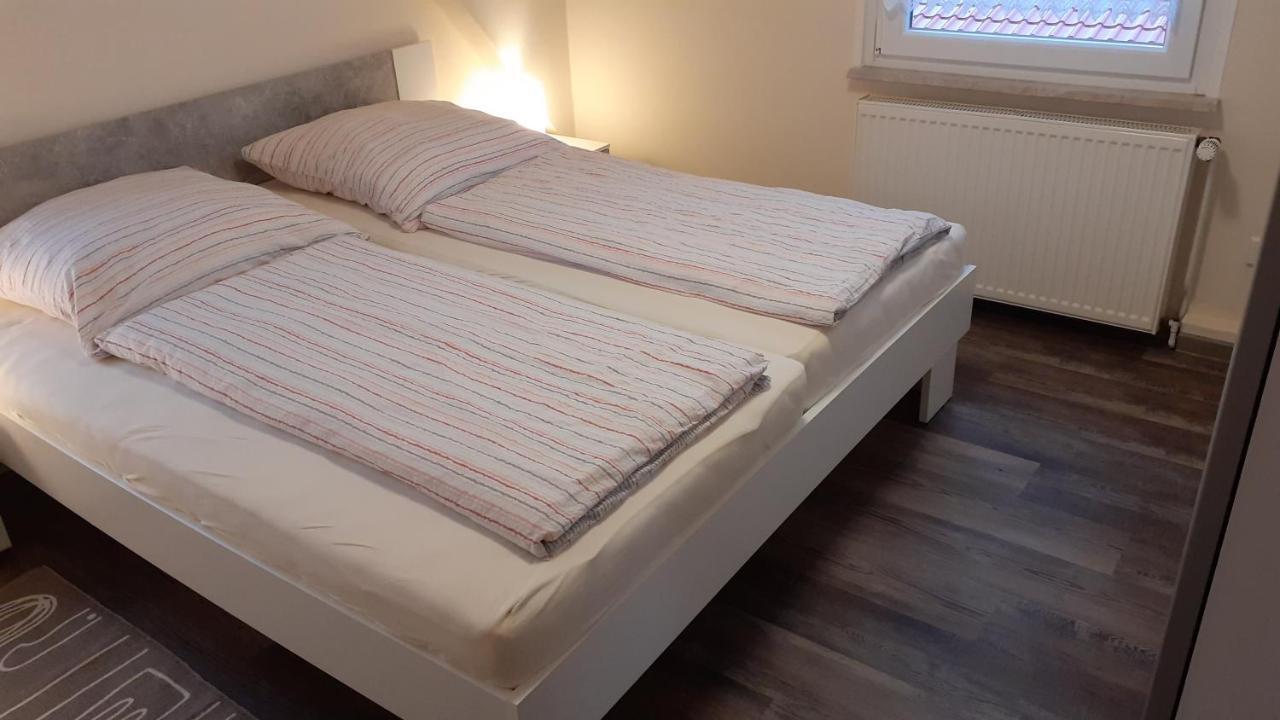 Familienurlaub In Ostfriesland Fuer Max 7 Pers In 2 Wohnungen, Auch Einzeln Wohnungen Utarp Exterior photo