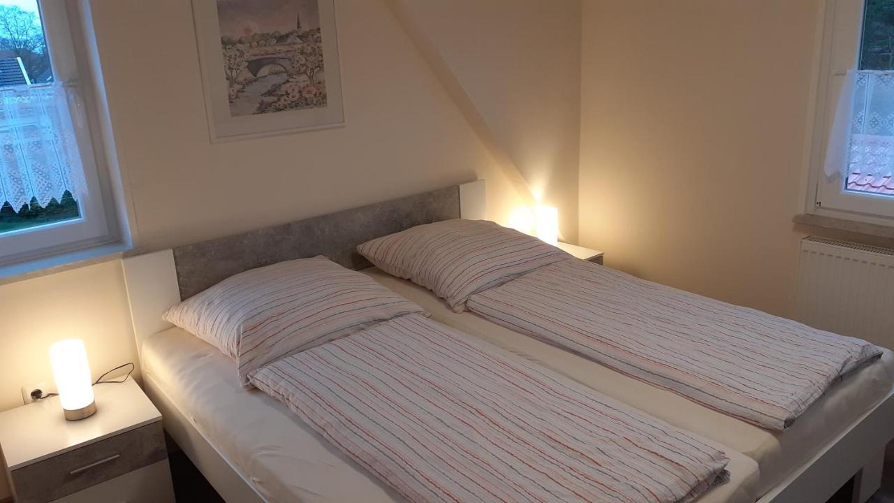 Familienurlaub In Ostfriesland Fuer Max 7 Pers In 2 Wohnungen, Auch Einzeln Wohnungen Utarp Exterior photo
